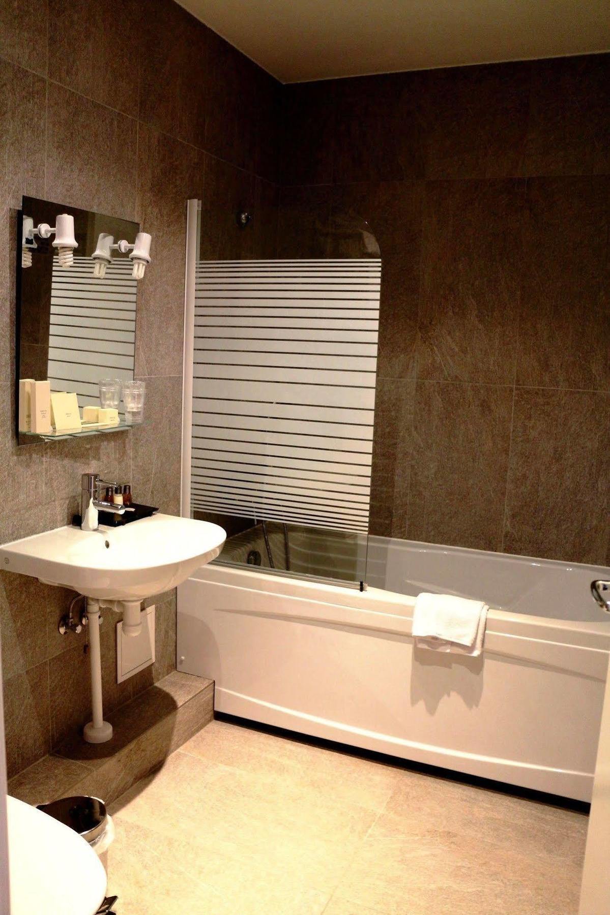 Irin Hotel Антіб Екстер'єр фото
